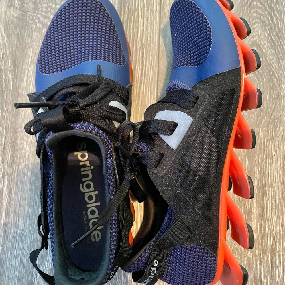 Addis’s springblade ladie tennis shoe size 9.5